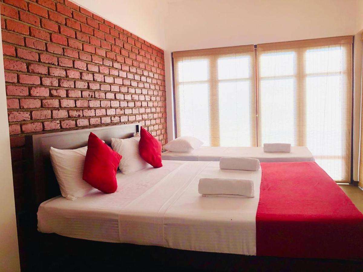 Lolu Village Resort 阿努拉德普勒 外观 照片
