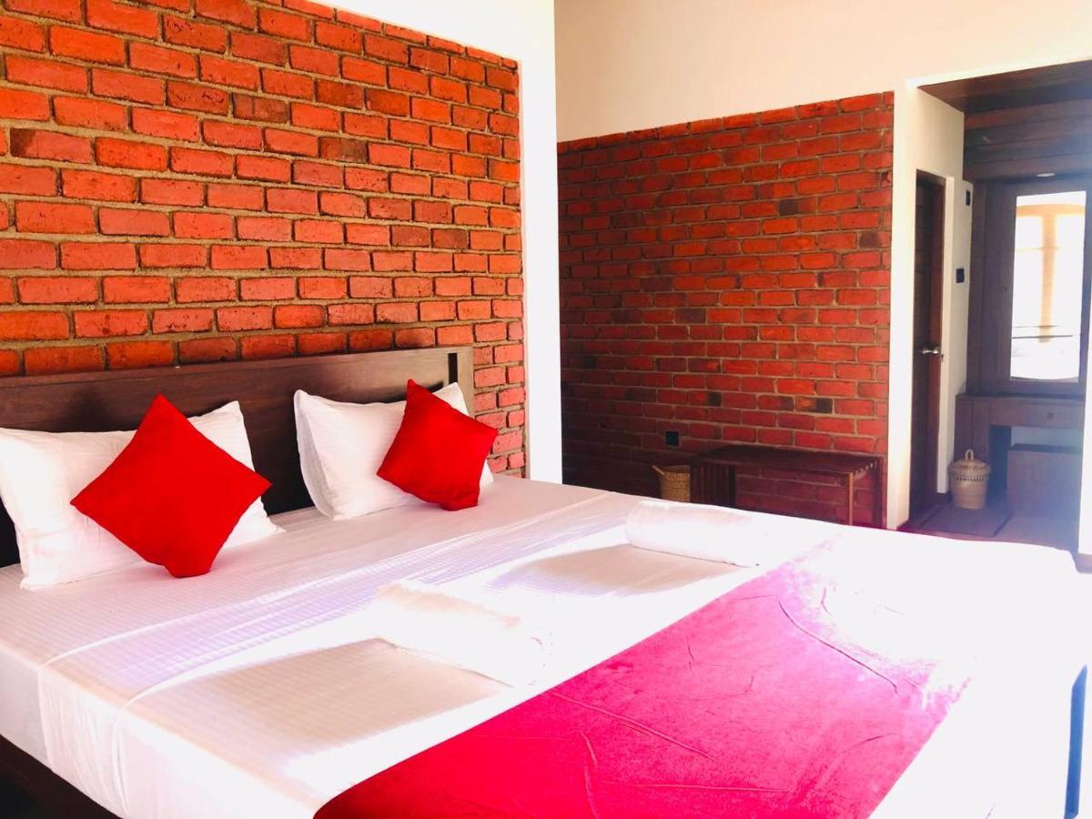 Lolu Village Resort 阿努拉德普勒 外观 照片