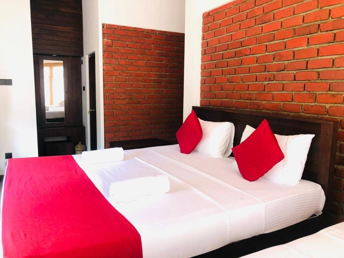 Lolu Village Resort 阿努拉德普勒 外观 照片