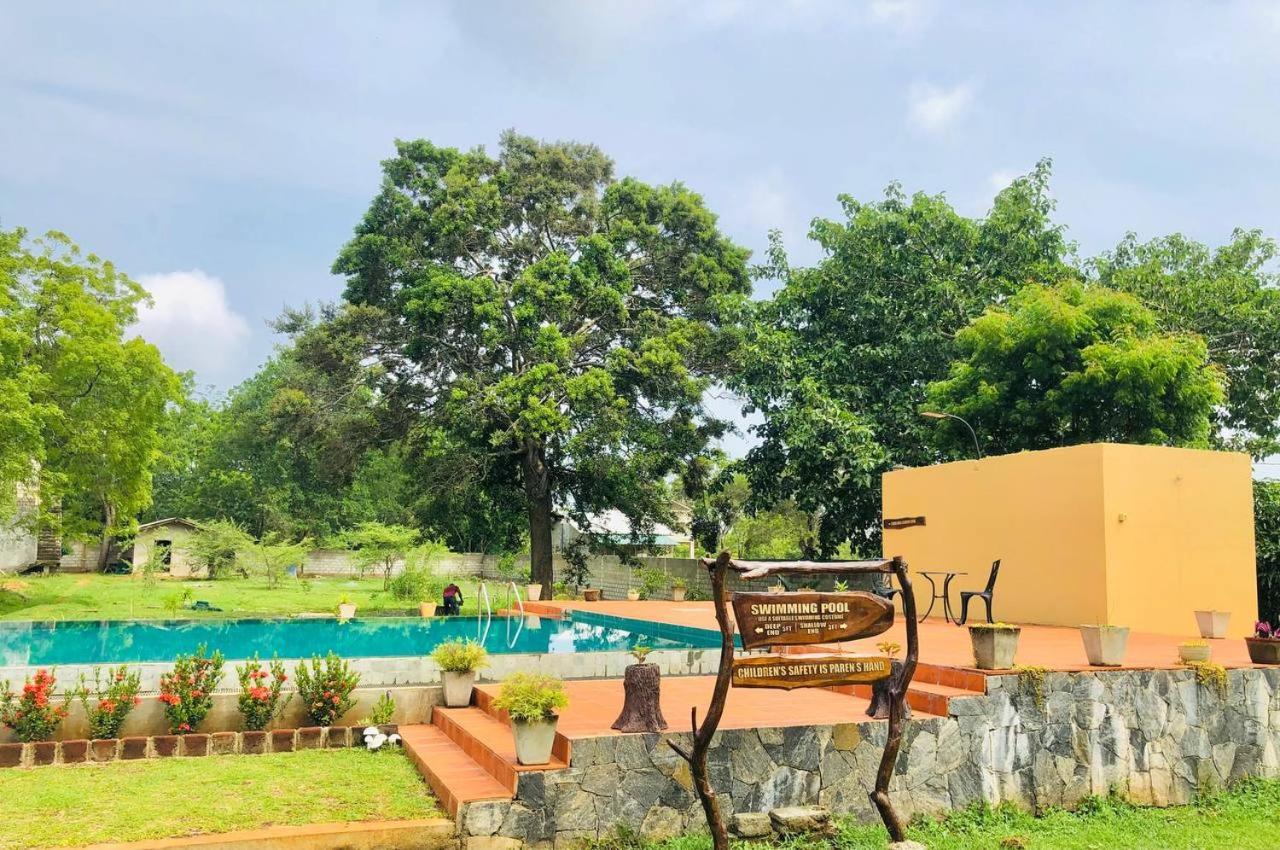 Lolu Village Resort 阿努拉德普勒 外观 照片