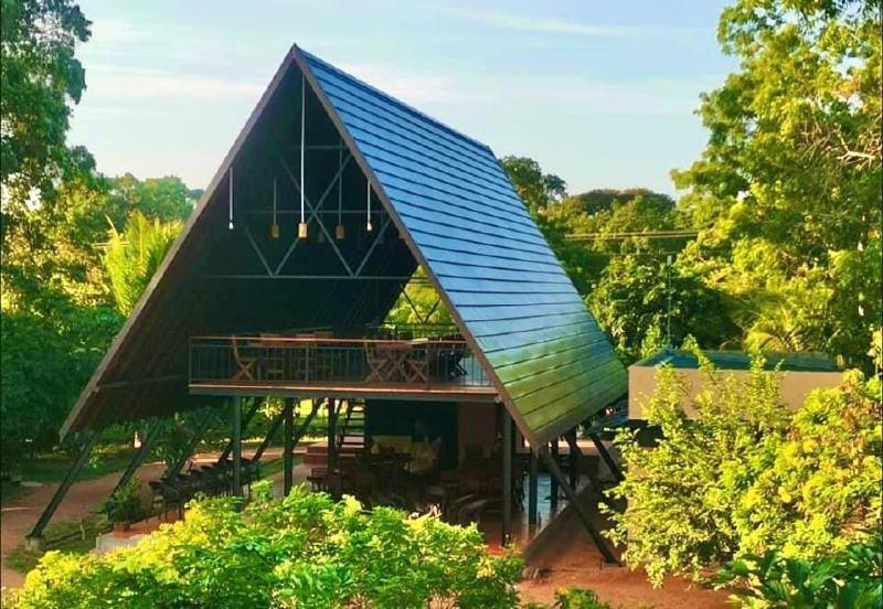 Lolu Village Resort 阿努拉德普勒 外观 照片