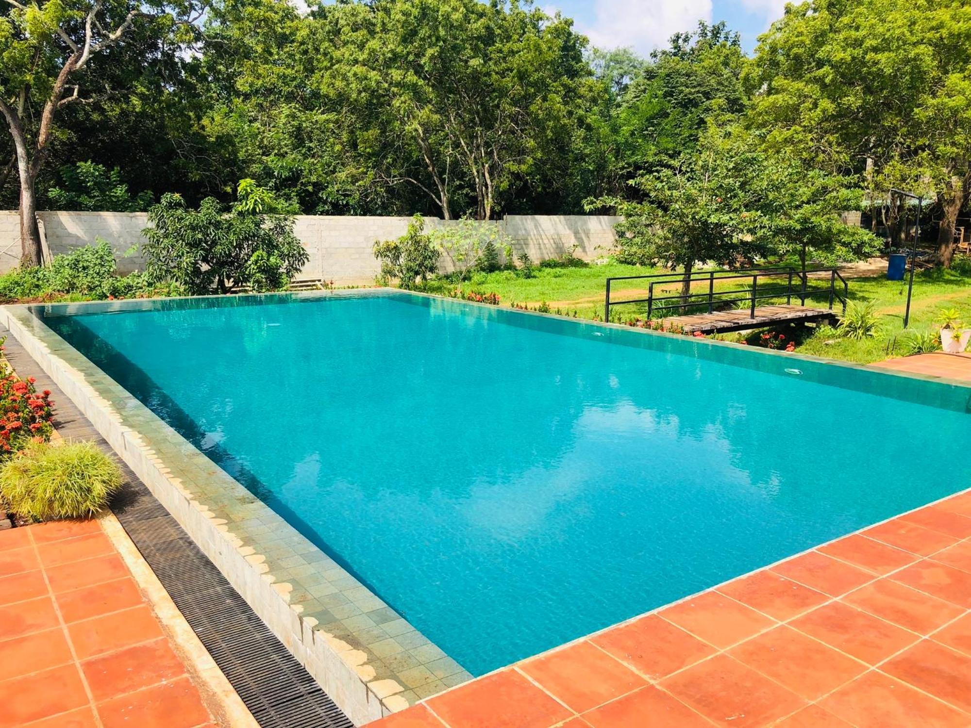 Lolu Village Resort 阿努拉德普勒 外观 照片